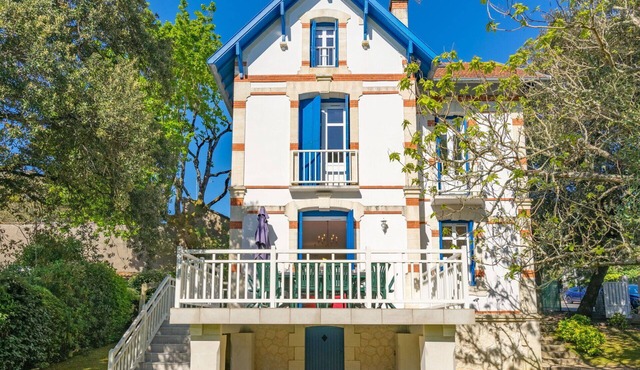 Wonderful private villa for 10 guests with WIFI, TV and terrace