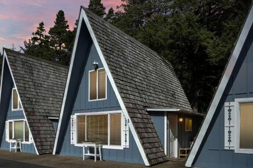 Wonderful frame Nestled midst Trees in Otter Rock, Oregon