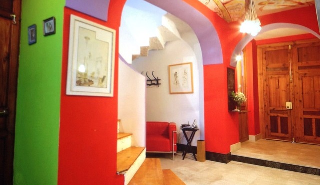 WONDERFUL FULLY RENOVATED TOWN HOUSE PERFECT LOCATION IN THE OLD TOWN NEAR BEACH