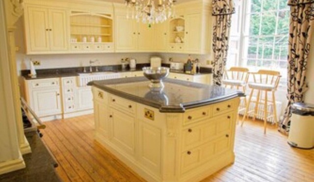 Wonderful Georgian Manor House sleep 28 in Chepstow with Games Room .