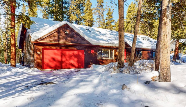 Wonderful Getaway Near Town & Slopes W/Fast WiFi, Full Kitchen, Deck & More
