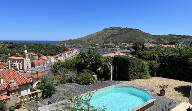 Wonderful historic Villa facing the mediteranée sea for 10 people