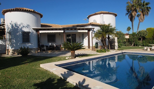 Wonderful holiday home nearby the beach and golf court with private pool