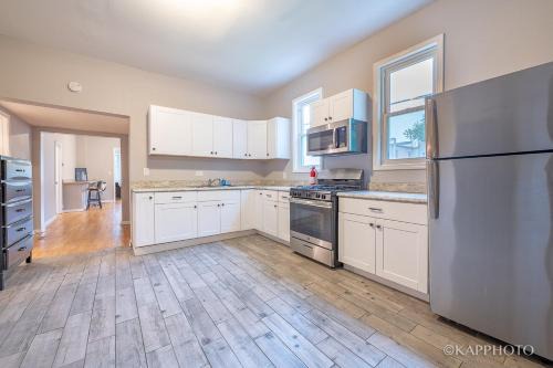 Wonderful Home Close to Downtown Chicago - Free Parking