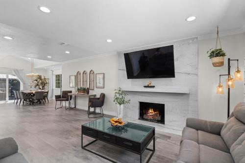 Wonderful Home Near Claremont! With Amazing Backyard!