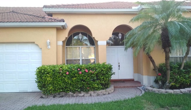 Wonderful house for your visit to Miami. Newly listed for 6 people. Superhost.