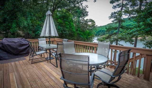 Wonderful Lake Front Home with amazing views and access to the water