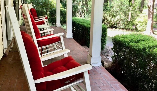 Wonderful location in Suwannee County's premier neighborhood.