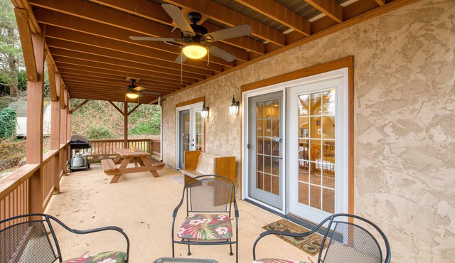 Wonderful lower-level home close to the lake with private entrance, WiFi, AC