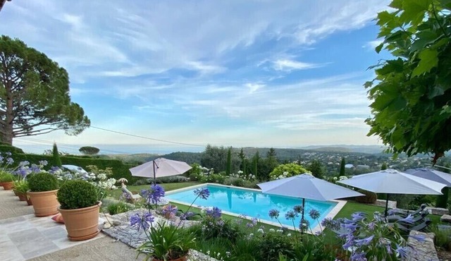 Wonderful Luxurious 5 Star Villa with stunning Sea View , air conditioning.