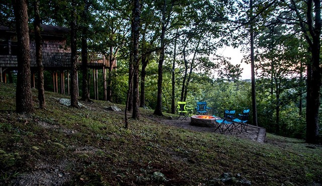 Wonderful Mountain Cabin Rental with a Fire Pit in Smithville, Oklahoma