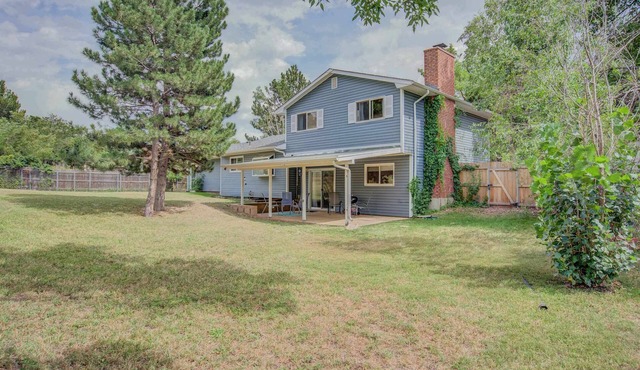 Wonderful Pines! Spacious Yard w/Hot Tub