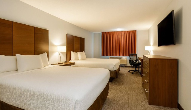 Wonderful Place To Stay! 2 Accessible Units! Close to Performing Arts Center!