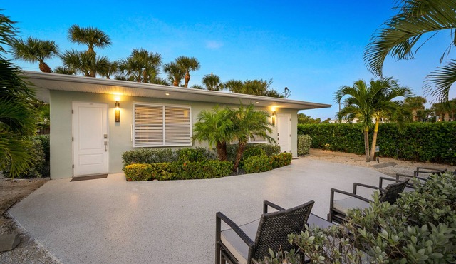 Wonderful Place w/Private Patio Next to the Beach