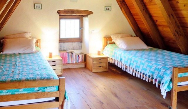 Wonderful private villa for 4 people with TV, terrace, pets allowed and panoramic view