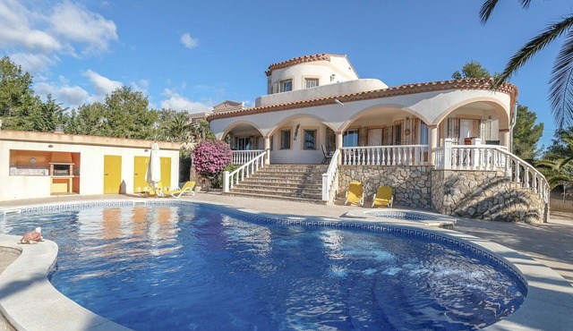 Wonderful private villa with private pool, hot tub, WIFI, TV, terrace, panoramic view and parking