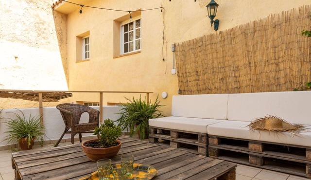 Wonderful private villa for 11 guests with WIFI, TV, terrace and pets allowed