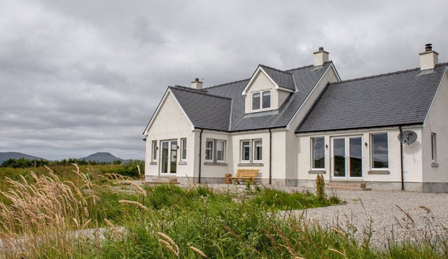 Wonderful private villa for 8 guests with WIFI, TV, patio, panoramic view and parking