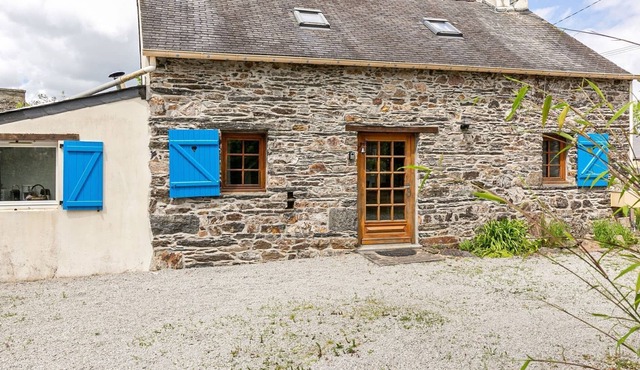 Wonderful private villa for 4 guests with TV, terrace, pets allowed and parking