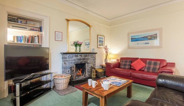 Wonderful private villa for 10 guests with WIFI, TV, terrace and pets allowed