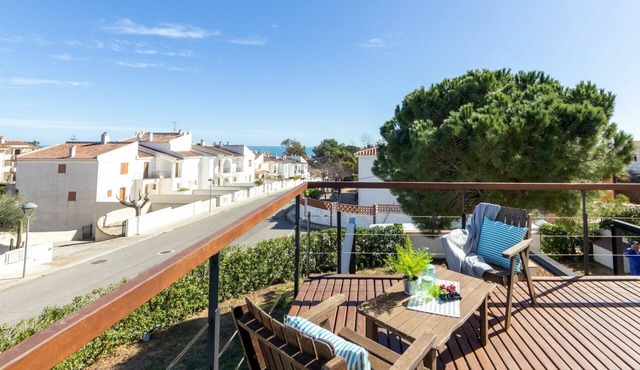 Wonderful private villa for 6 guests with WIFI, private pool, A/C, TV, patio and pets allowed