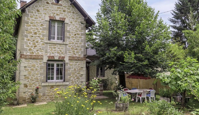Wonderful private villa for 5 guests with TV, pets allowed and parking