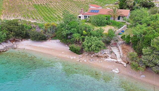 Wonderful private villa for 6 people with TV, terrace and parking