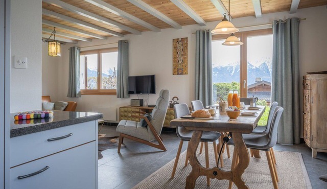 Wonderful private villa for 5 people with WIFI, hot tub, TV, terrace and pets allowed
