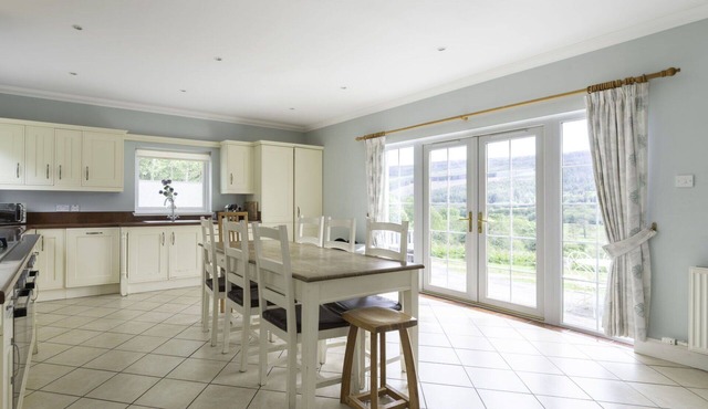 Wonderful private villa for 15 people with TV, patio, panoramic view and parking