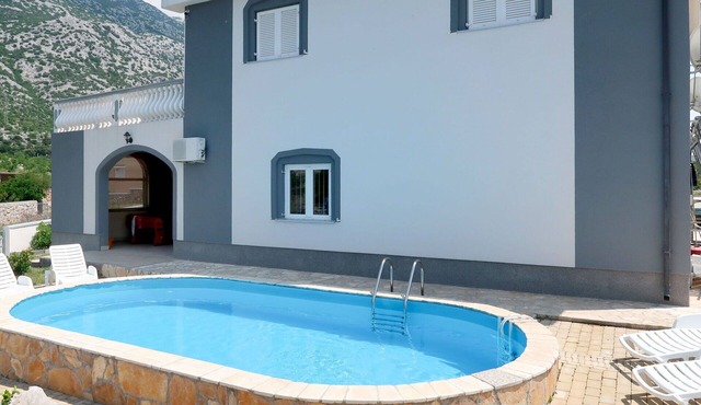 Wonderful private villa for 12 guests with private pool, WIFI, A/C, TV and terrace