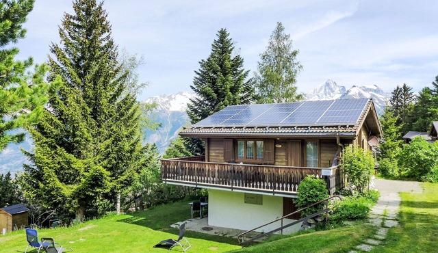 Wonderful private villa for 6 guests with TV, patio, pets allowed and panoramic view