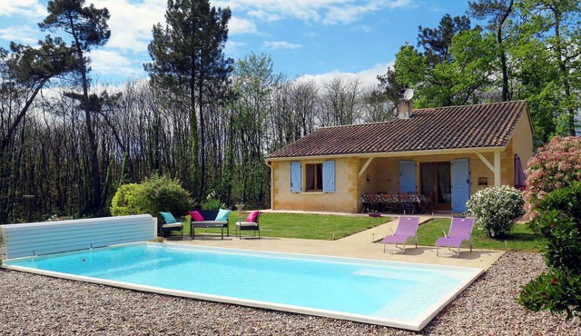 Wonderful private villa for 5 people with WIFI, private pool, hot tub, TV, terrace and pets allo.