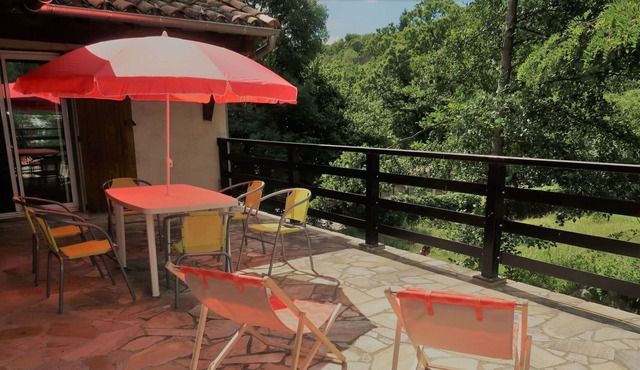 Wonderful private villa for 6 guests with A/C, TV, terrace, pets allowed and parking