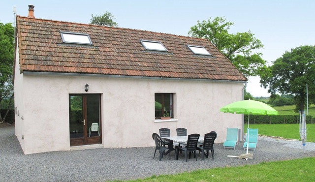 Wonderful private villa for 6 people with WIFI, private pool, TV, patio, pets allowed and parking