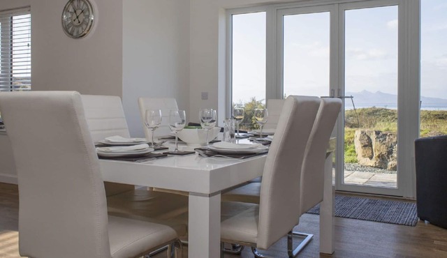 Wonderful private villa for 6 people with TV, panoramic view and parking