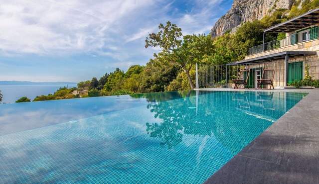 Wonderful private villa for 8 guests with A/C, private pool, WIFI, TV, terrace and pets allowed
