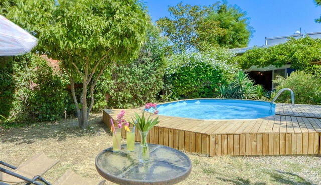 Wonderful private villa for 6 guests with private pool, WIFI, TV, patio and pets allowed