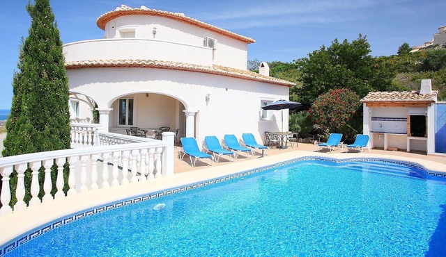 Wonderful private villa for 6 people with private pool, WIFI, A/C, TV, terrace and parking