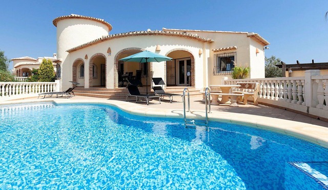 Wonderful private villa for 5 people with WIFI, A/C, private pool, TV, patio and panoramic view