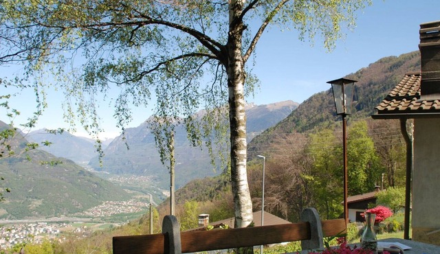 Wonderful private villa for 4 people with WIFI, patio, pets allowed, panoramic view and parking