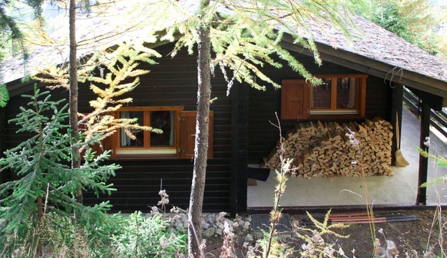 Wonderful private villa for 6 guests with TV, balcony and parking