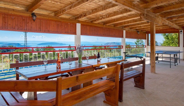 Wonderful private villa for 12 people with private pool, A/C, WIFI, TV, terrace and pets allowed