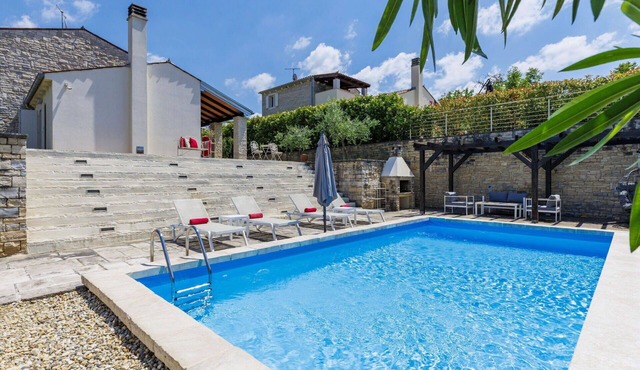 Wonderful private villa for 5 guests with WIFI, A/C, private pool, TV and patio