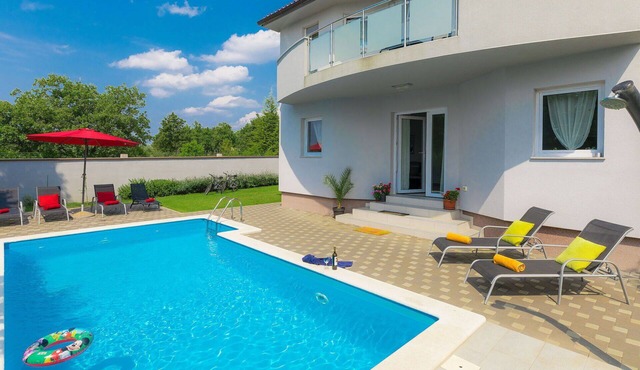 Wonderful private villa for 8 guests with WIFI, private pool, A/C, TV, terrace and pets allowed