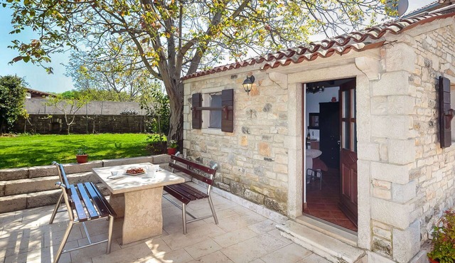 Wonderful private villa for 2 guests with WIFI, A/C, TV and terrace