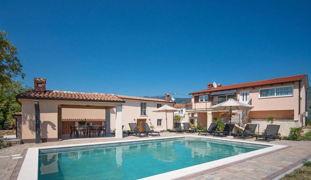 Wonderful private villa with private pool, WIFI, A/C, TV, terrace, pets allowed and panoramic view