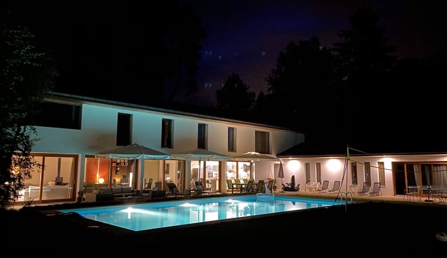 Wonderful Property near the Geneva Lake w Pool & Tennis court & Pétanque area!