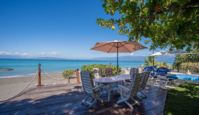 Wonderful & Quiet Beachfront Home @Palmar de Ocoa