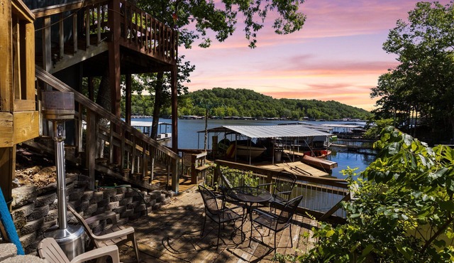 Wonderful Remote Lake Cabin! Fish From Deck & Dock