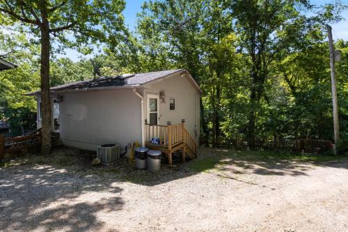 Wonderful Remote Lake Cabin! Fish from Deck & Dock